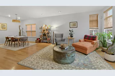 335 W Evergreen Avenue, Chicago, IL 60610 - Photo 2