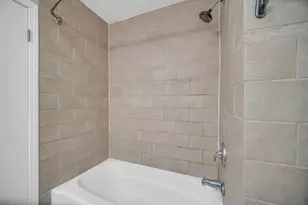 454 Esselen Ct, Carol Stream, IL 60188 - Photo 12