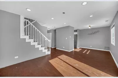 454 Esselen Court, Carol Stream, IL 60188 - Photo 4