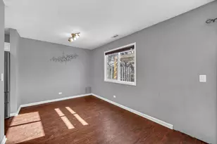 454 Esselen Ct, Carol Stream, IL 60188 - Photo 10