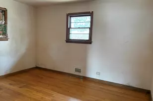 115 N Greenview Ave, Mundelein, IL 60060 - Photo 2