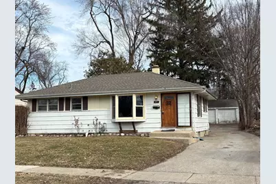 115 N Greenview Avenue, Mundelein, IL 60060 - Photo 1