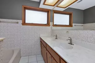 7010 Heritage Cir, Orland Park, IL 60462 - Photo 24