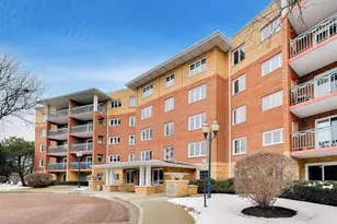 710 Creekside Dr, Mount Prospect, IL 60056 - Photo 2