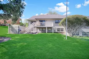 2302 Robin Ln, Elgin, IL 60123 - Photo 28