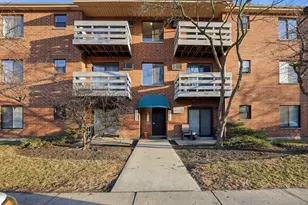 1367 N Winslowe Dr, Palatine, IL 60074 - Photo 1