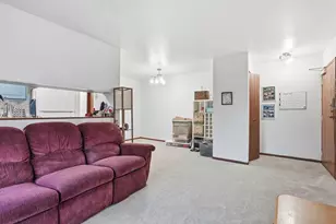 1367 N Winslowe Dr, Palatine, IL 60074 - Photo 6