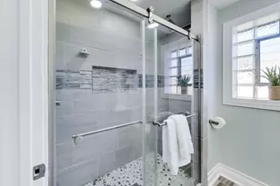 8407 N Olcott Ave, Niles, IL 60714 - Photo 18