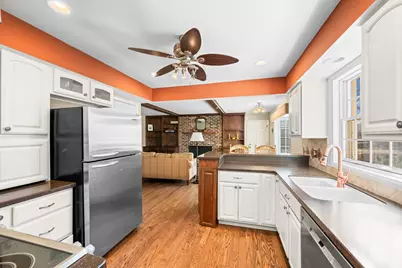 940 N Carmel Drive N, Palatine, IL 60074 - Photo 10