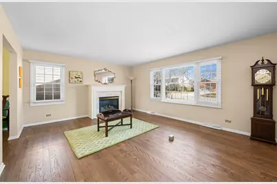 940 N Carmel Drive N, Palatine, IL 60074 - Photo 8