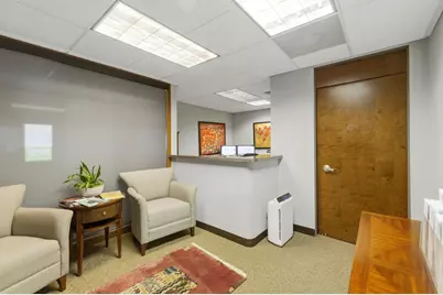 7101 N Cicero Avenue #100, Lincolnwood, IL 60712 - Photo 4