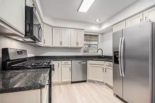 1403 Club Dr, Glendale Heights, IL 60139 - Photo 6