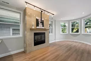 3033 N Racine Ave, Chicago, IL 60657 - Photo 2