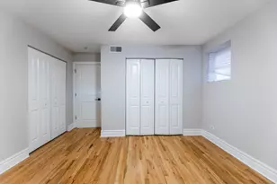 542 E 44th St, Chicago, IL 60653 - Photo 14