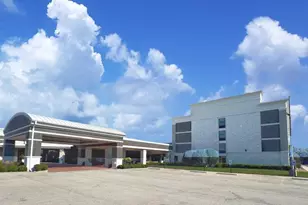 6175 W Grand Ave, Gurnee, IL 60031 - Photo 1