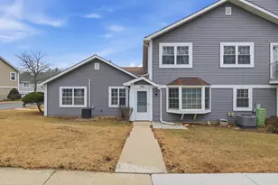 460 N Lake Shore Dr, Palatine, IL 60067 - Photo 1