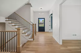 286 N Indiana Ave, Elmhurst, IL 60126 - Photo 4