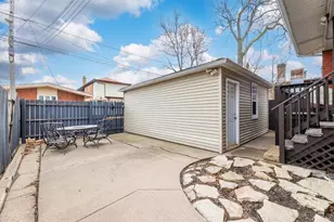 7251 S Paxton Ave, Chicago, IL 60649 - Photo 32