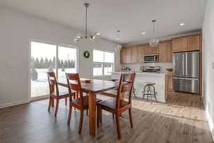 2490 Olivia Ct, Wauconda, IL 60084 - Photo 2