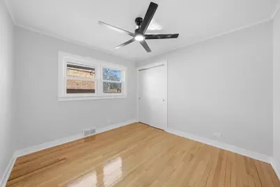 10537 S Rhodes Avenue, Chicago, IL 60628 - Photo 8