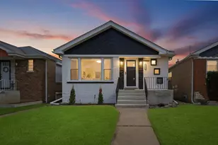 10537 S Rhodes Ave, Chicago, IL 60628 - Photo 2