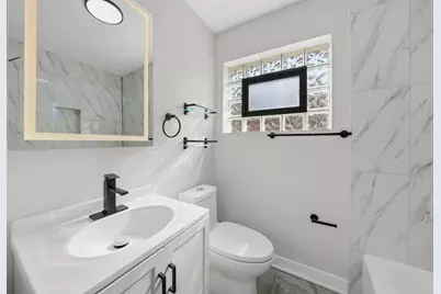 10537 S Rhodes Avenue, Chicago, IL 60628 - Photo 12