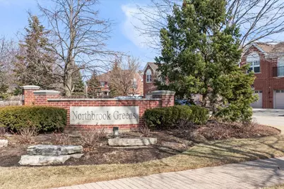 989 Enfield Drive, Northbrook, IL 60062 - Photo 2