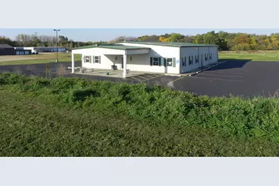 1050 Riverside Drive, Freeport, IL 61032 - Photo 6