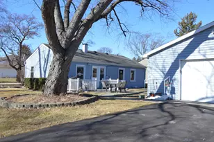 104 N Pleasant Rd, Lake Zurich, IL 60047 - Photo 24