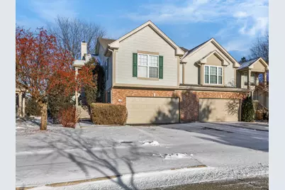 121 Commons Court, Wheeling, IL 60090 - Photo 2