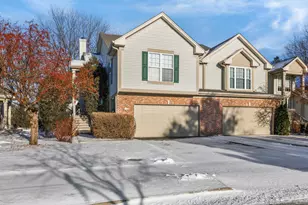 121 Commons Ct, Wheeling, IL 60090 - Photo 2