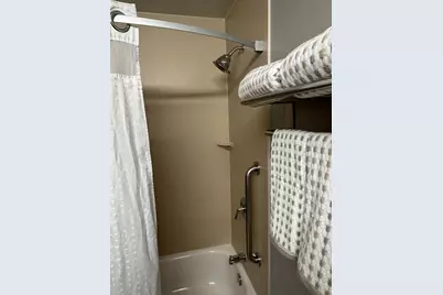 6175 W Grand Avenue #1000, Gurnee, IL 60031 - Photo 6