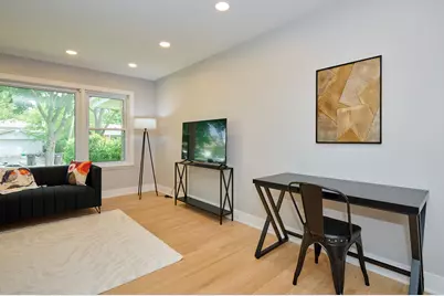 4555 Cleveland Street, Skokie, IL 60076 - Photo 18