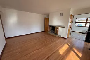1916 Niva Ct, Waukegan, IL 60087 - Photo 2