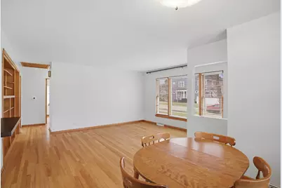 906 S Kirk Avenue, Elmhurst, IL 60126 - Photo 6