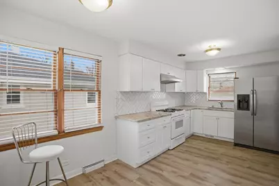 906 S Kirk Avenue, Elmhurst, IL 60126 - Photo 8