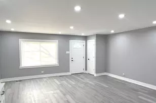 9339 S Burnside Ave, Chicago, IL 60619 - Photo 8