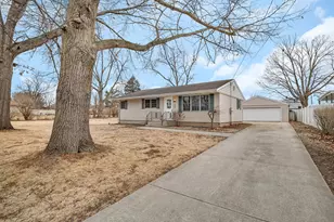 917 Parks Ln, Ottawa, IL 61350 - Photo 2