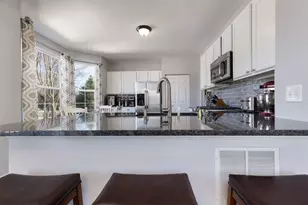 922 Summit Creek Dr, Shorewood, IL 60404 - Photo 12