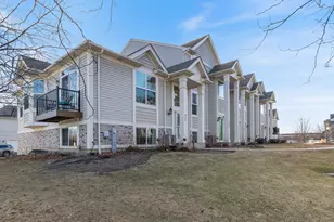 922 Summit Creek Dr, Shorewood, IL 60404 - Photo 2