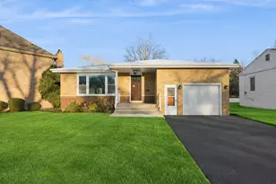 645 Justina St, Hinsdale, IL 60521 - Photo 1