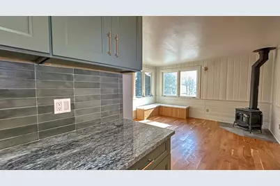 370 S Oriole Trail, Crystal Lake, IL 60014 - Photo 6