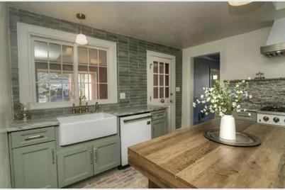 370 S Oriole Trail, Crystal Lake, IL 60014 - Photo 8