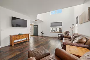 212 Bakers Dr W, Lakemoor, IL 60051 - Photo 8