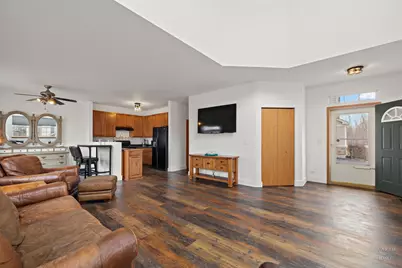 212 Bakers Drive W, Lakemoor, IL 60051 - Photo 10