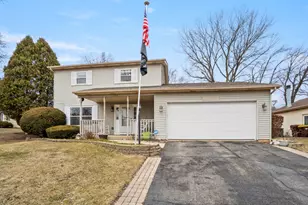 11612 Davey Dr, Huntley, IL 60142 - Photo 2