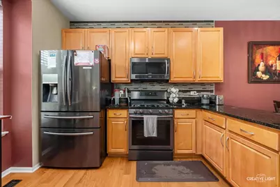 805 Lewisburg Lane, Aurora, IL 60504 - Photo 8