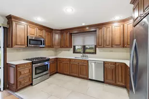 1889 Winkler Ct, Lisle, IL 60532 - Photo 10