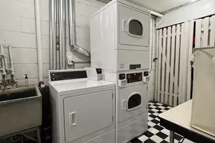 516 W Melrose St, Chicago, IL 60657 - Photo 2