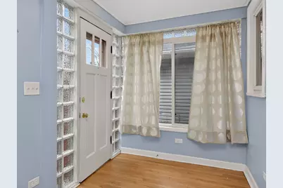 914 Lathrop Avenue, Forest Park, IL 60130 - Photo 2